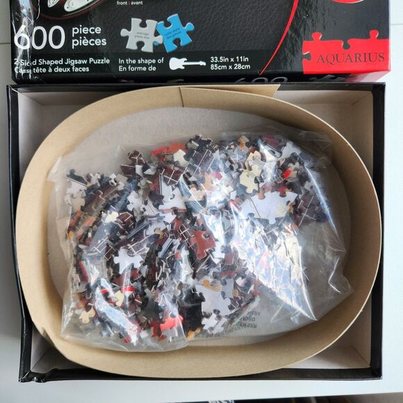 Aquarius Fender Stratocaster 2-Sided Guitar Shaped 600 Pc Puzzle BOX DAMAGE - Picture 4 of 14